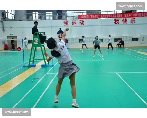 羽毛球背后的汗水与泪水！比赛回放展现运动员的坚韧